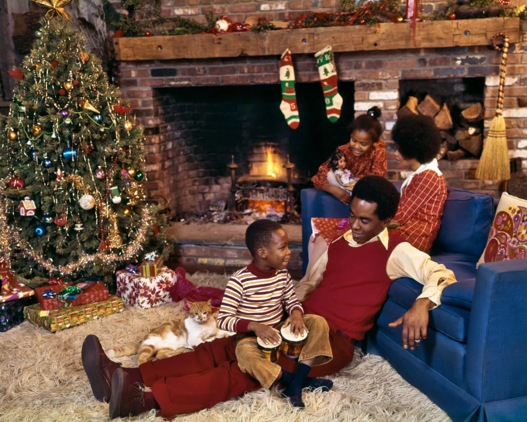 Vintage Christmas Interiors That Will Fill You With Nostalgia | The Vintage News