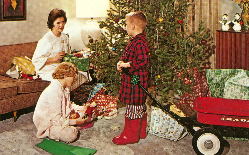 Vintage Christmas Interiors That Will Fill You With Nostalgia | The Vintage News