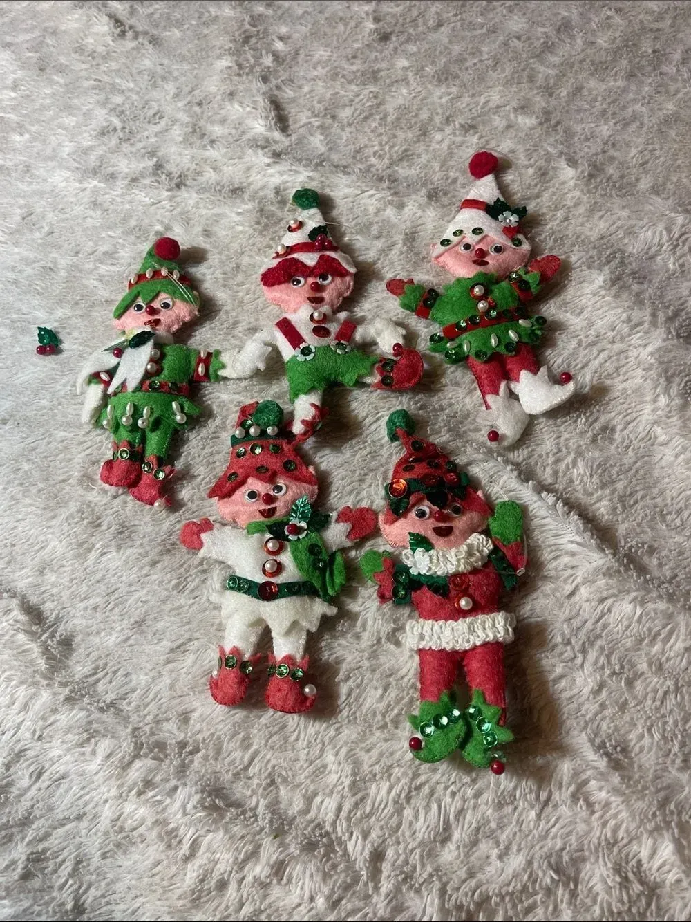 Vintage handmade Felt Christmas Elf Ornaments - Red, Green, White colpais.com