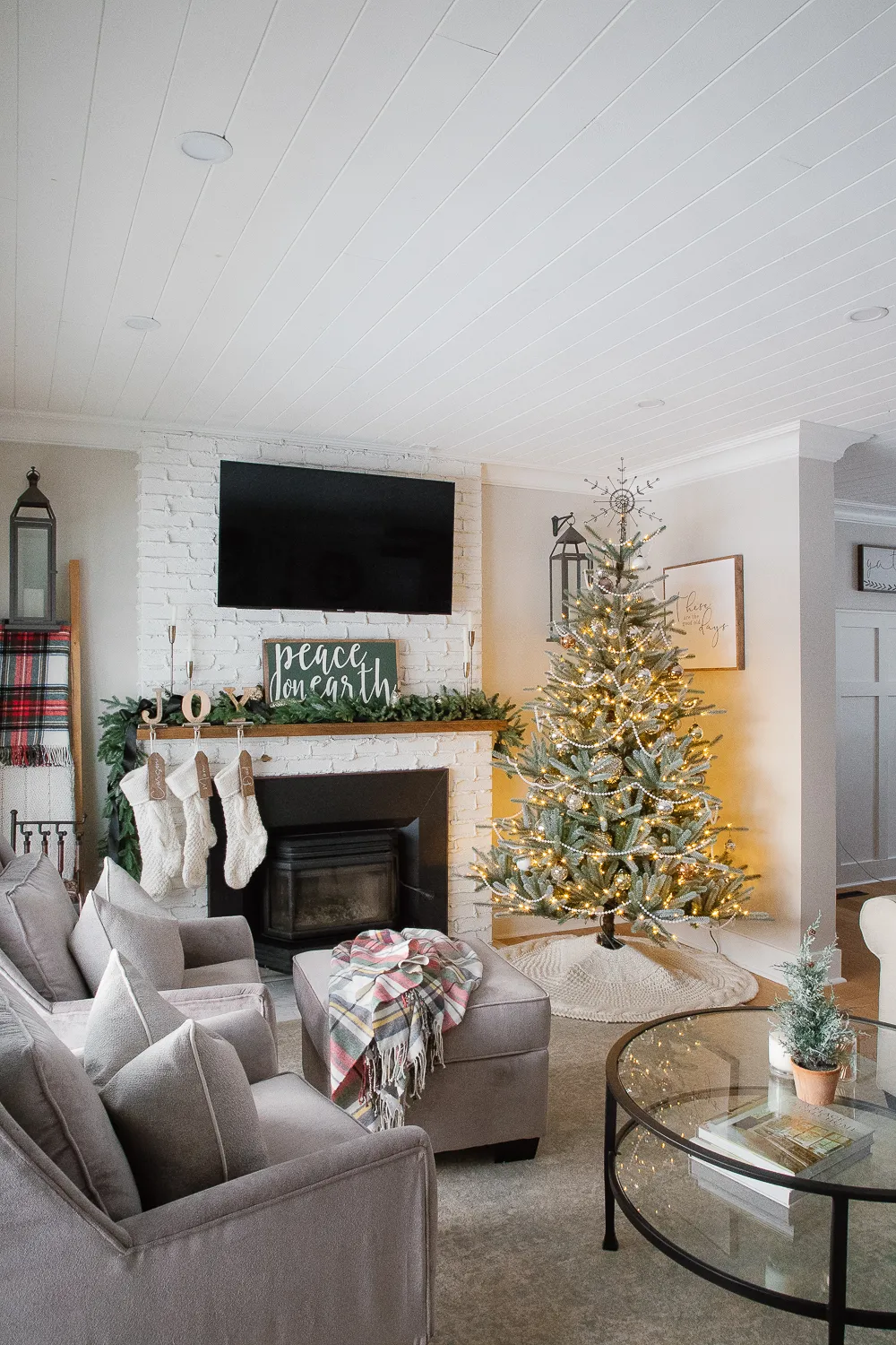 Vintage Inspired Christmas Tree - Making it in the Mountains