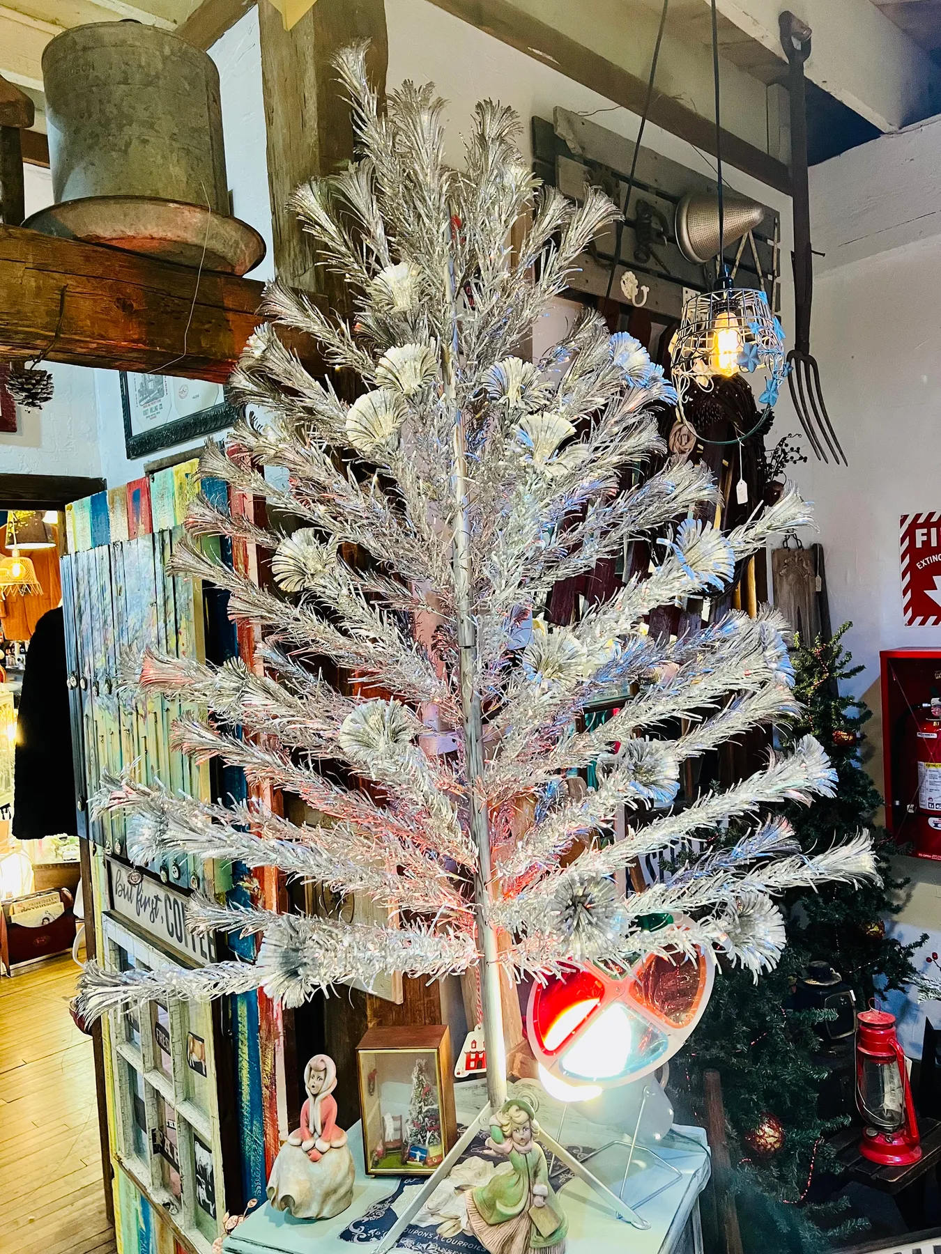 Vintage Tinsel Christmas Tree 1960 1950 - Etsy Vintage metal light up Christmas  tree 21\'