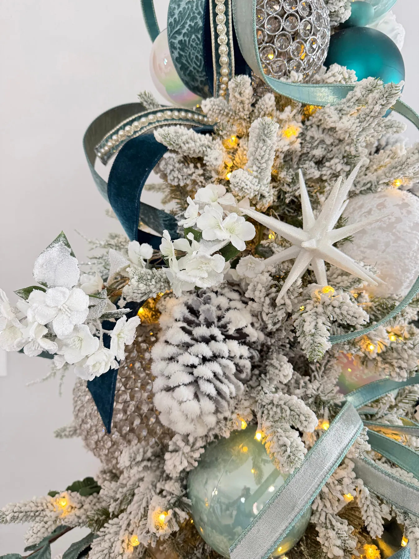 Virtual Holiday Styling – J. Anise & Co.