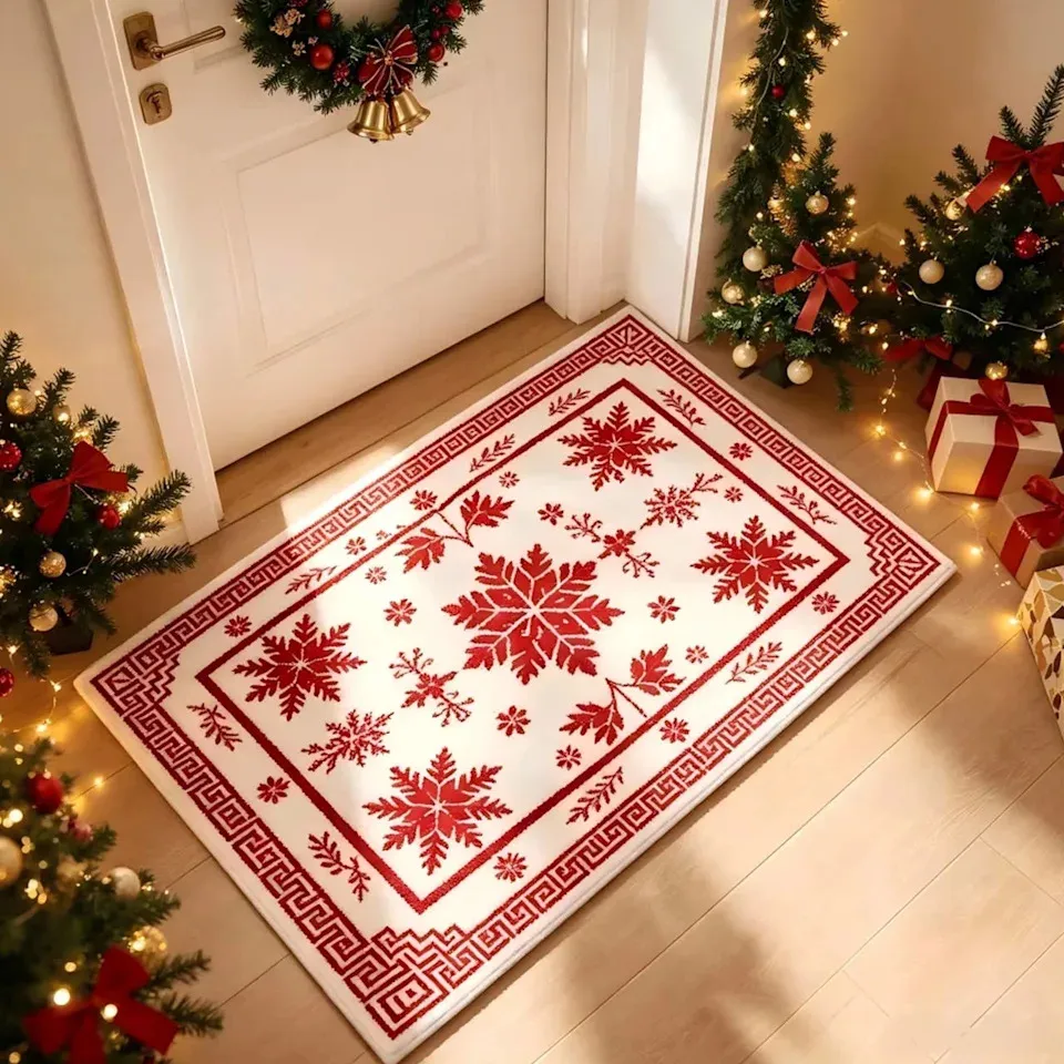Walmart's Festive $15 Machine-Washable Doormat Instantly Brightens Up Your Entryway for the Holidays