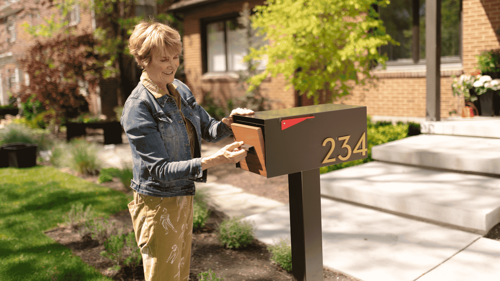 Why Brown Mailboxes Are the Underrated Hero of Natural Curb Appeal–Post & Porch