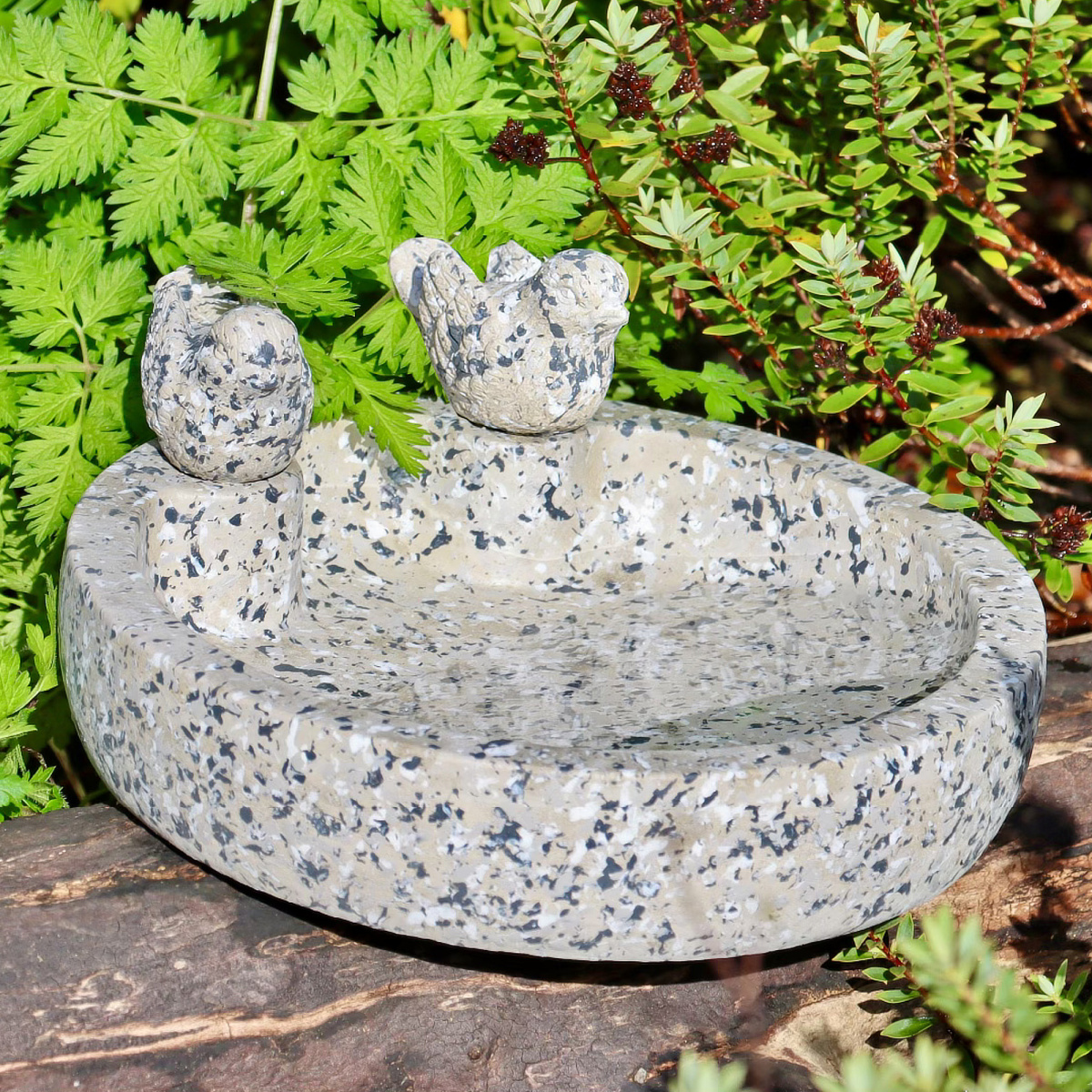 Wildlife World concrete bird bath | Hokus Krokus