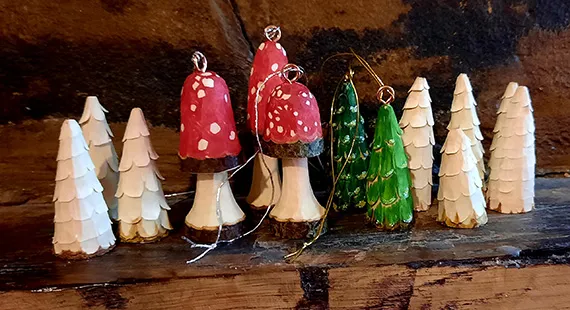 Xmas crafts with Anna