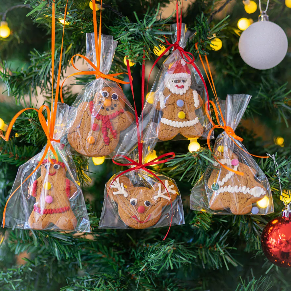 Xmas Gingerbread Christmas Tree Hanging Set By Post - Regency Cakes Online  Shop